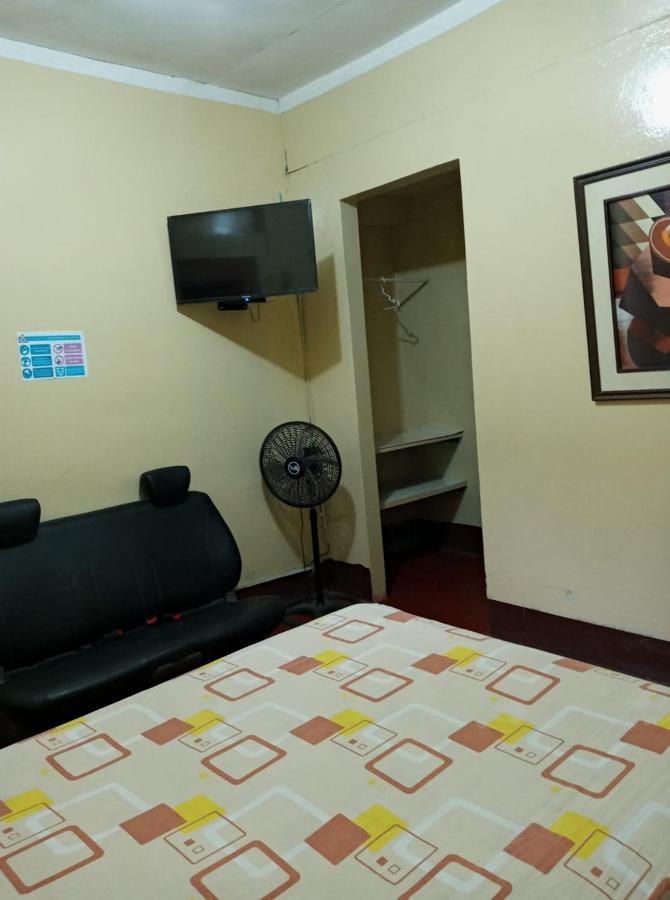 Hostal Virrey & Tours Trujillo Exteriör bild